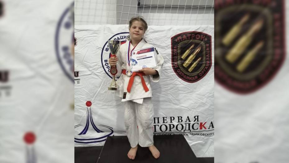 Поворинская спортсменка взяла «золото» областного турнира по дзюдо