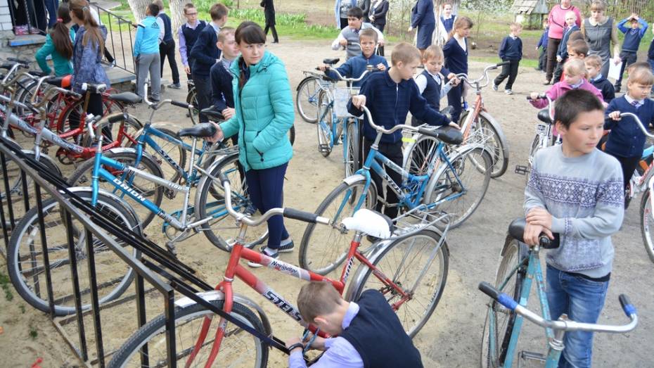 В богучарском селе велопарковку установили по проекту школьников