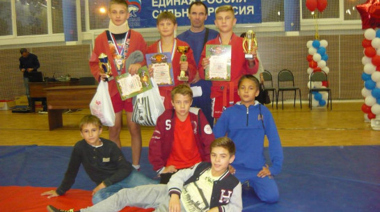 Павловские самбисты завоевали «серебро» и 2 «бронзы» на международном турнире