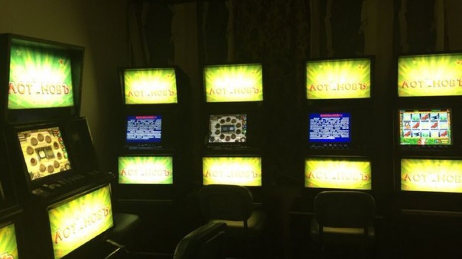 Два жителя Воронежской области открыли подпольное казино