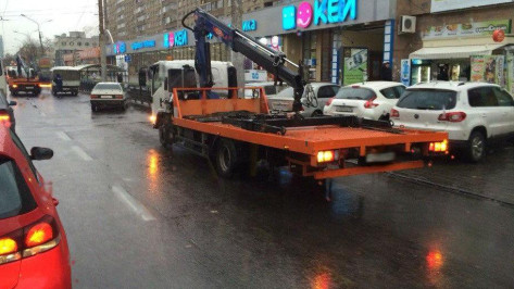 Воронежец на эвакуаторе похитил машины и сдал на металл