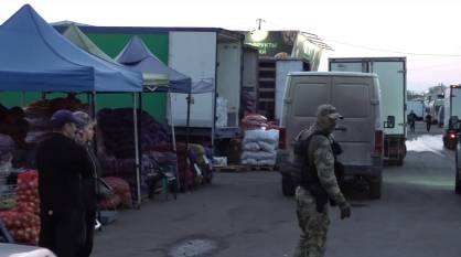 В Воронеже силовики провели рейд на нелегальных мигрантов на скандальном Алексеевском рынке