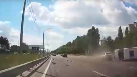 Появилось видео момента ДТП с маршрутной «Газелью» и Audi в Воронеже