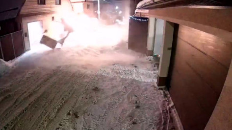 Взрыв газа в частном доме сняли на видео в Воронеже