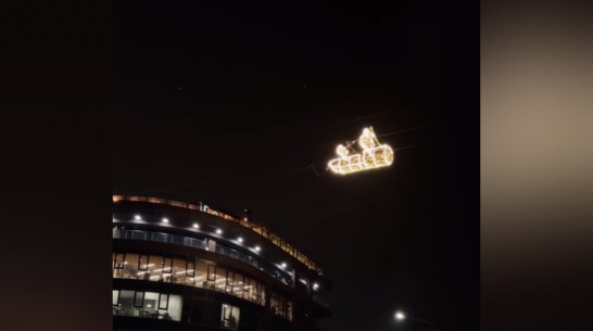 Над Воронежем «проплыл» летучий кораблик: видео