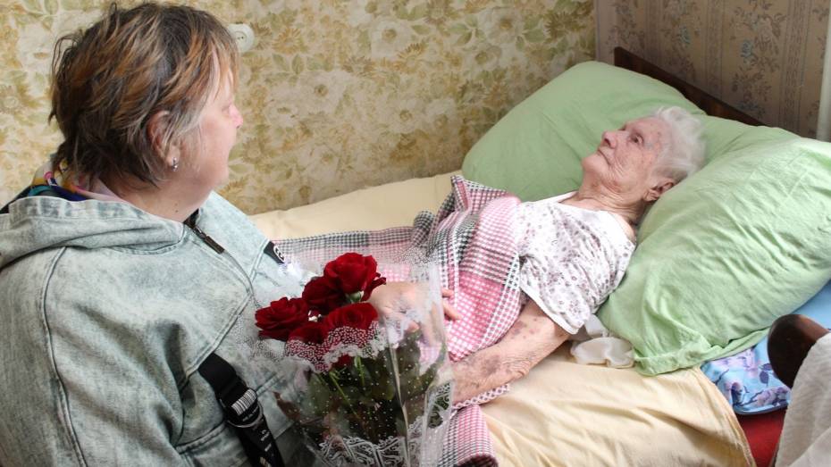 Заслуженному работнику торговли из Воронежа Марии Гуниной исполнилось 100 лет