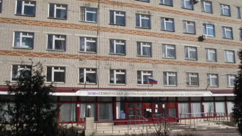 Под Воронежем из окна 4 этажа больницы выпала женщина