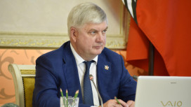 Воронежский губернатор: с начала года выдано 42 сертификата на покупку жилья для детей-сирот