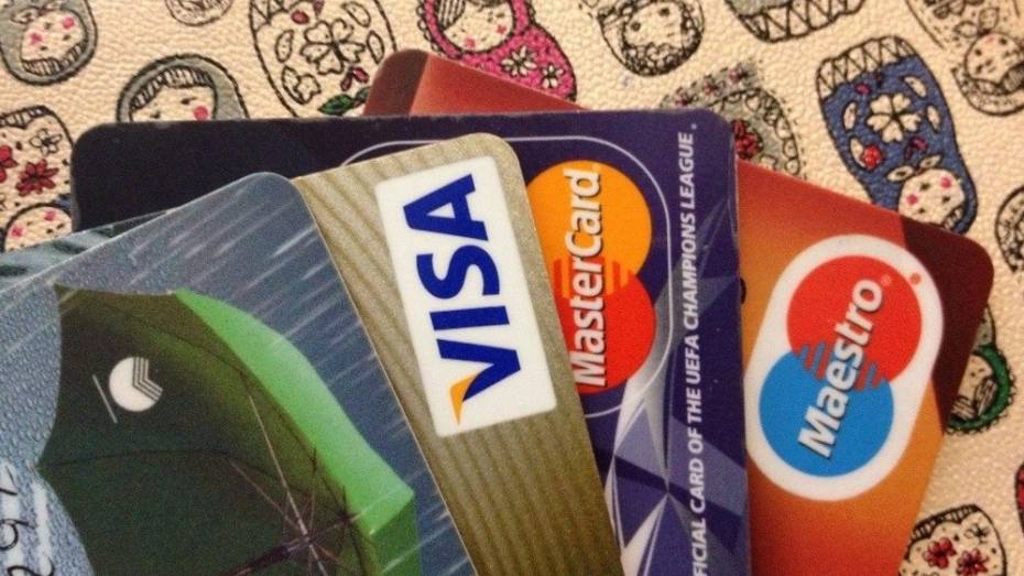 В Воронежской области женщина украла деньги с карты матери своего собутыльника