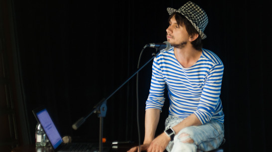 Живущий без денег художник Сергей Баловин рассказал воронежцам об «Искусстве по вызову»