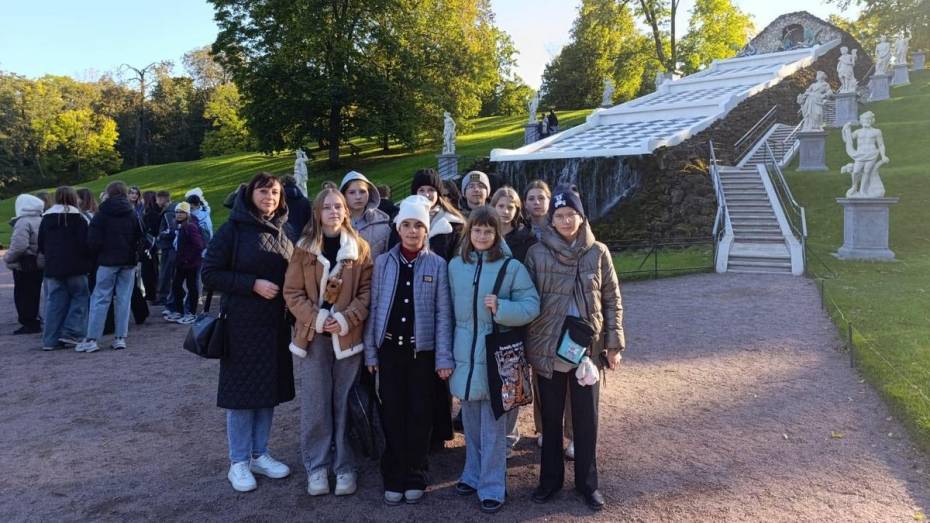 Воспитанники Репьевской школы искусств побывали на экскурсии в Санкт-Петербурге