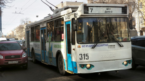 В Воронеже водитель троллейбуса умер за рулем на конечной остановке
