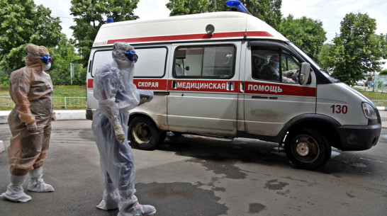 Выплаты медикам в России продлили на 2 месяца