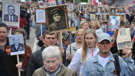 Фото победителей. Чьи портреты несли участники «Бессмертного полка» в Воронеже