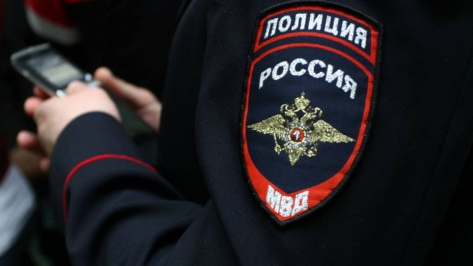 В Воронежской области автомобилист попал под уголовное дело за дачу взятки полицейскому