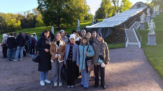 Воспитанники Репьевской школы искусств побывали на экскурсии в Санкт-Петербурге