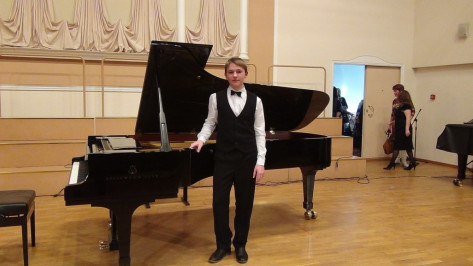 Воронежец победил в международном конкурсе юных пианистов