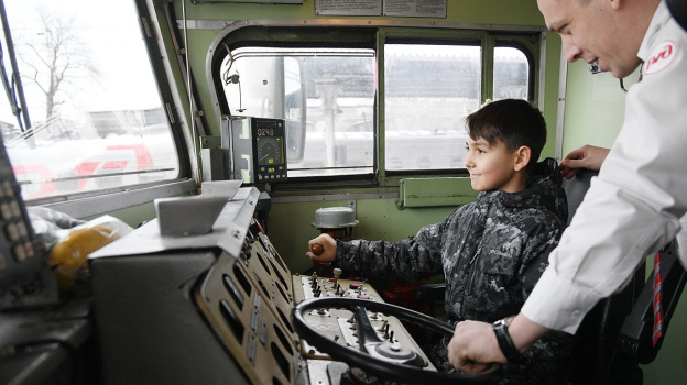 «Верю в Деда Мороза!» Губернатор Александр Гусев исполнил мечту 8-летнего воронежского школьника