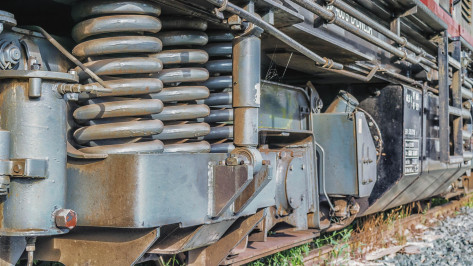 Появилось видео гибели работника сахарного комбината под тепловозом в Воронежской области