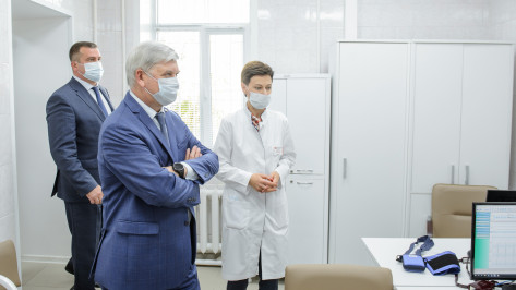 Александр Гусев открыл первый в Воронежской области центр диагностики ковидных осложнений
