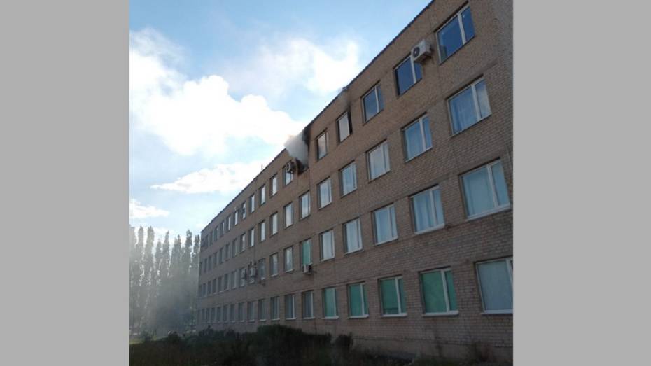 В Семилукском технико-экономическом колледже сгорело подсобное помещение на 4 этаже