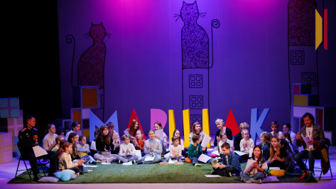 Ветеран СВО Вячеслав Левин принял участие в эстафете – чтении стихов Маршака в Воронежском ТЮЗе