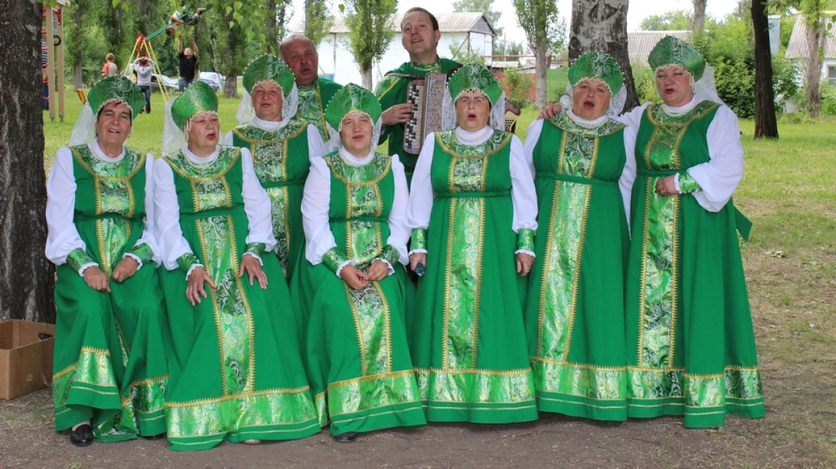 Сельское поселение хохольский. Хохольские Родники ансамбль Воронежской. Ансамбль Раздолье Воронеж. Ансамбль нелжанка Воронежская область. Хор Хохольского района.