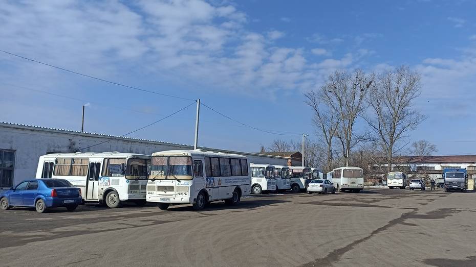 В автопарк Бобровского района поступило 9 новых автобусов