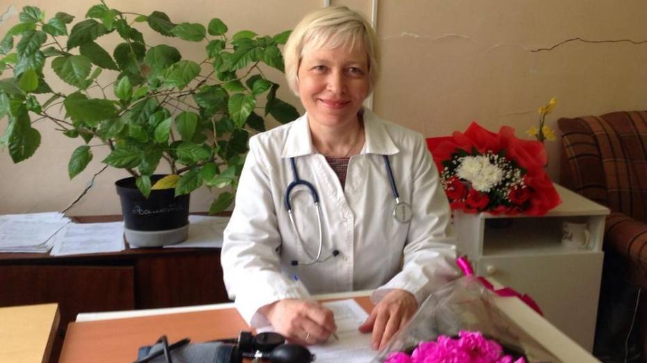 Семилукский врач и поэтесса выпустила новый сборник стихотворений