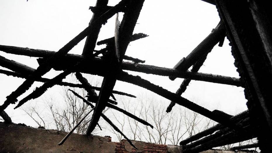 В подгоренском селе Кулешовка при пожаре в сарае погиб 50-летний мужчина