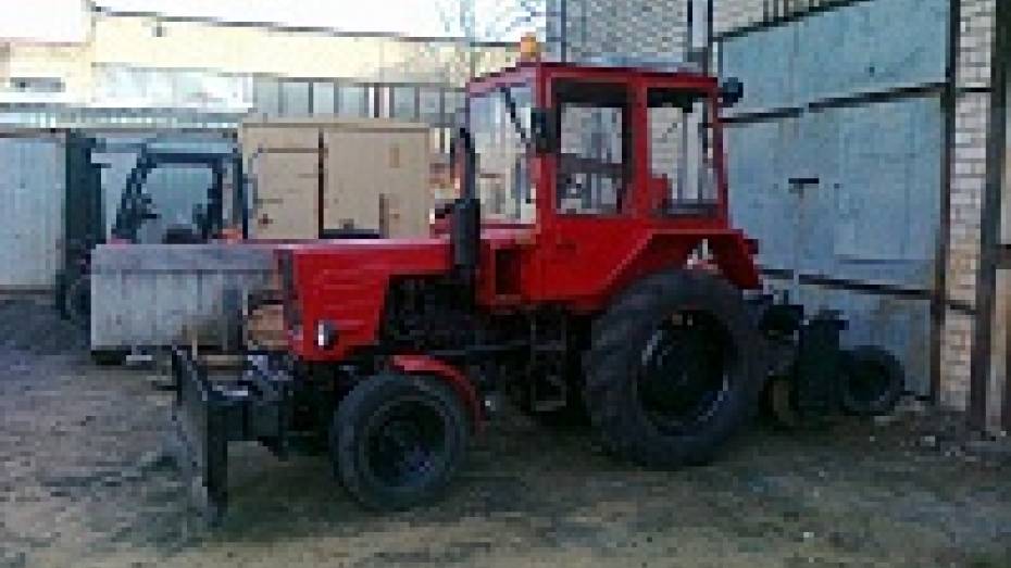 Под Воронежем механизатор случайно утопил угнанный трактор