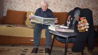 Любит читать районную газету и быть в курсе новостей. Ветеран Иван Гейко из Воронежской области отметил 100 лет