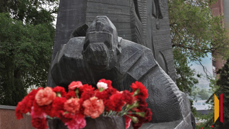 В Воронеже у памятника Славы 3 мая запретят парковку