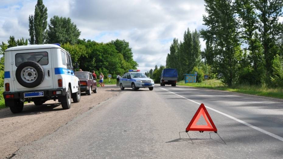 Под Борисоглебском в ДТП погиб водитель иномарки