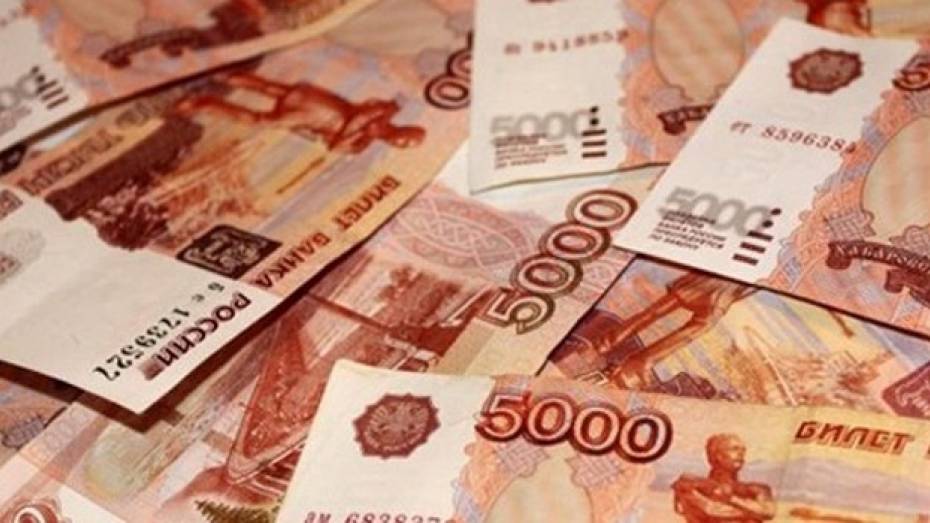 Зек из Новосибирской области обманул воронежскую старушку на 200 тысяч рублей с помощью таксиста