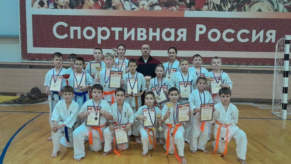 Поворинские каратисты завоевали 17 медалей на открытом первенстве