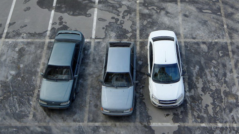 Удобство парковки во дворах воронежцы оценили на 3,2 балла из 5