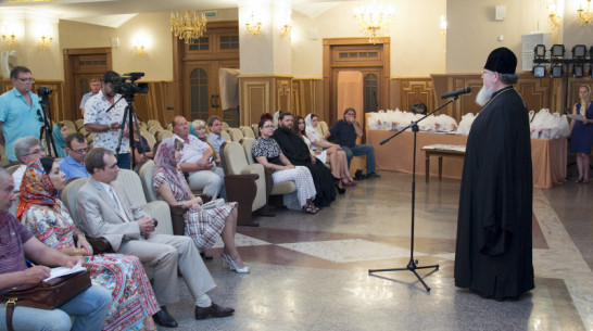 Митрополит Сергий наградил участников фестиваля «Благодатный огонь – в сердце каждого»