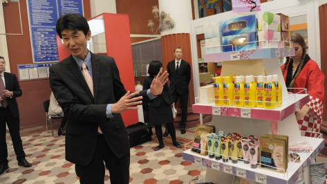 На воронежском главпочтамте открылась выставка японских товаров
