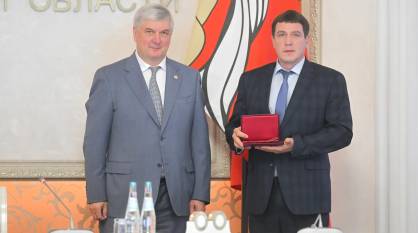 Министра дорожной деятельности Воронежской области наградили медалью ордена «За заслуги перед Отечеством» II степени