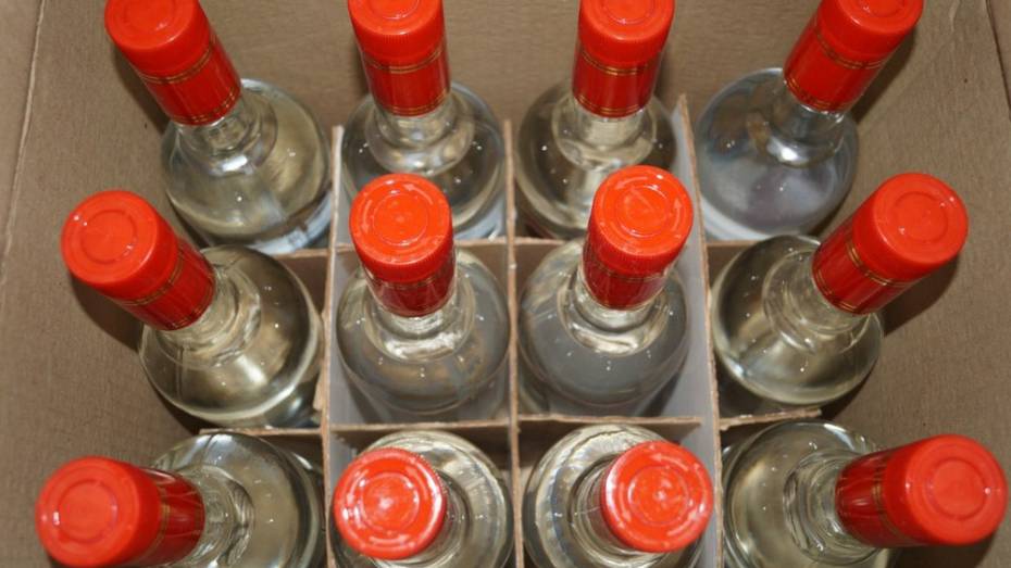 Лискинские полицейские с начала года изъяли около 100 литров контрафактного алкоголя