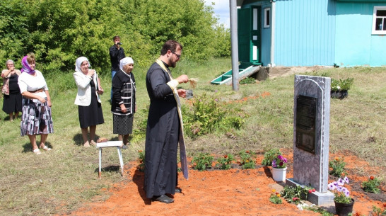 В семилукском селе Новосильское на месте разрушенной церкви установили стелу