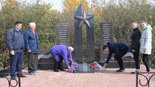 В подгоренском хуторе Репьев реконструировали памятник на братской могиле №509