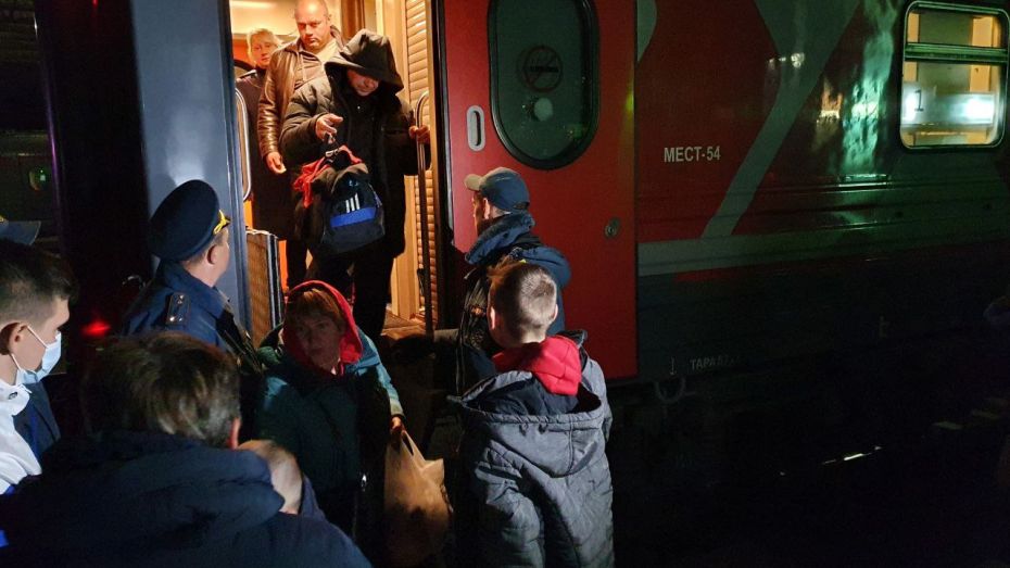 Более 400 вынужденных переселенцев из Харьковской области встретили в Воронеже