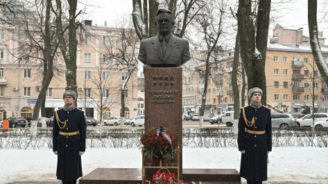 В Воронеже почтили память экс-главы региона Виталия Воротникова