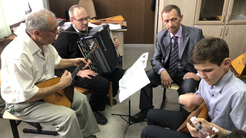 Воронежские педагоги провели мастер-классы для учащихся Верхнемамонской школы искусств