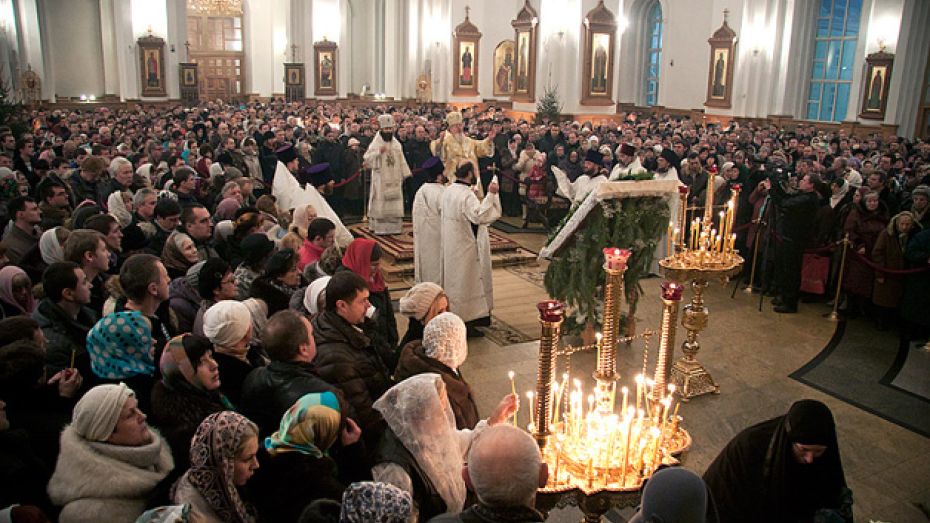 В Рождественскую ночь храмы Воронежской области были переполнены