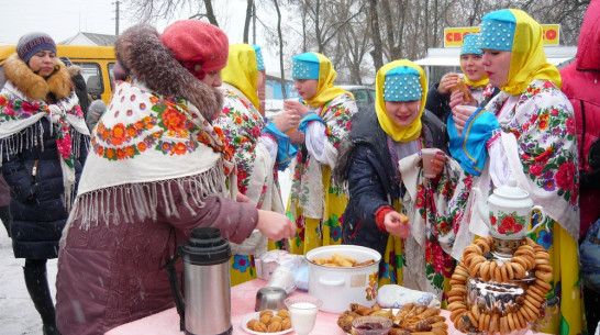 Жители Верхнемамонского района приготовили на праздник «Прощай, Масленица!» более 20 видов блинов
