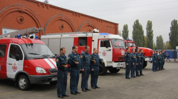 Воронежские спасатели почтили память погибших в Москве пожарных