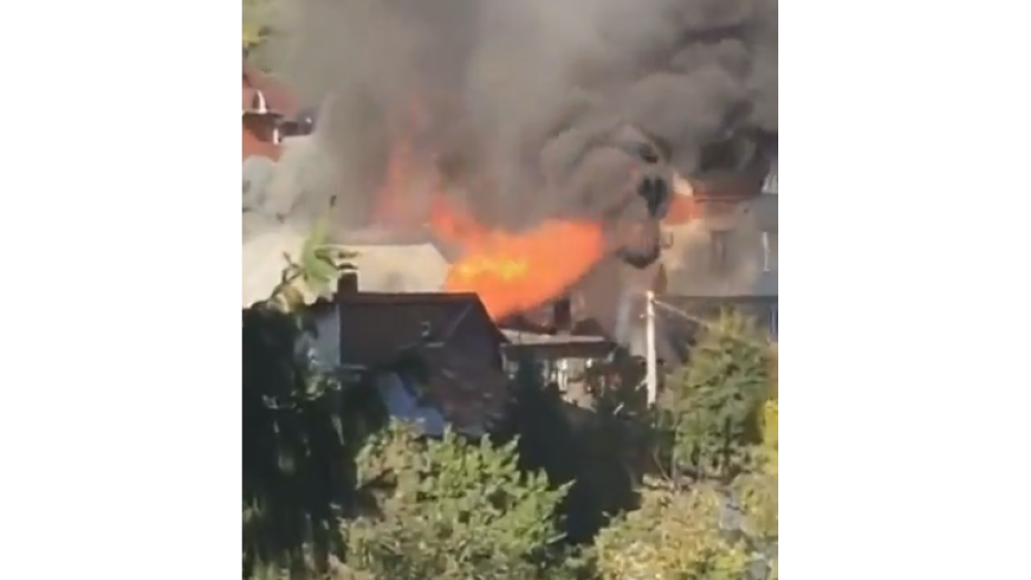 В Воронеже 25 пожарных потушили дом за 2 часа